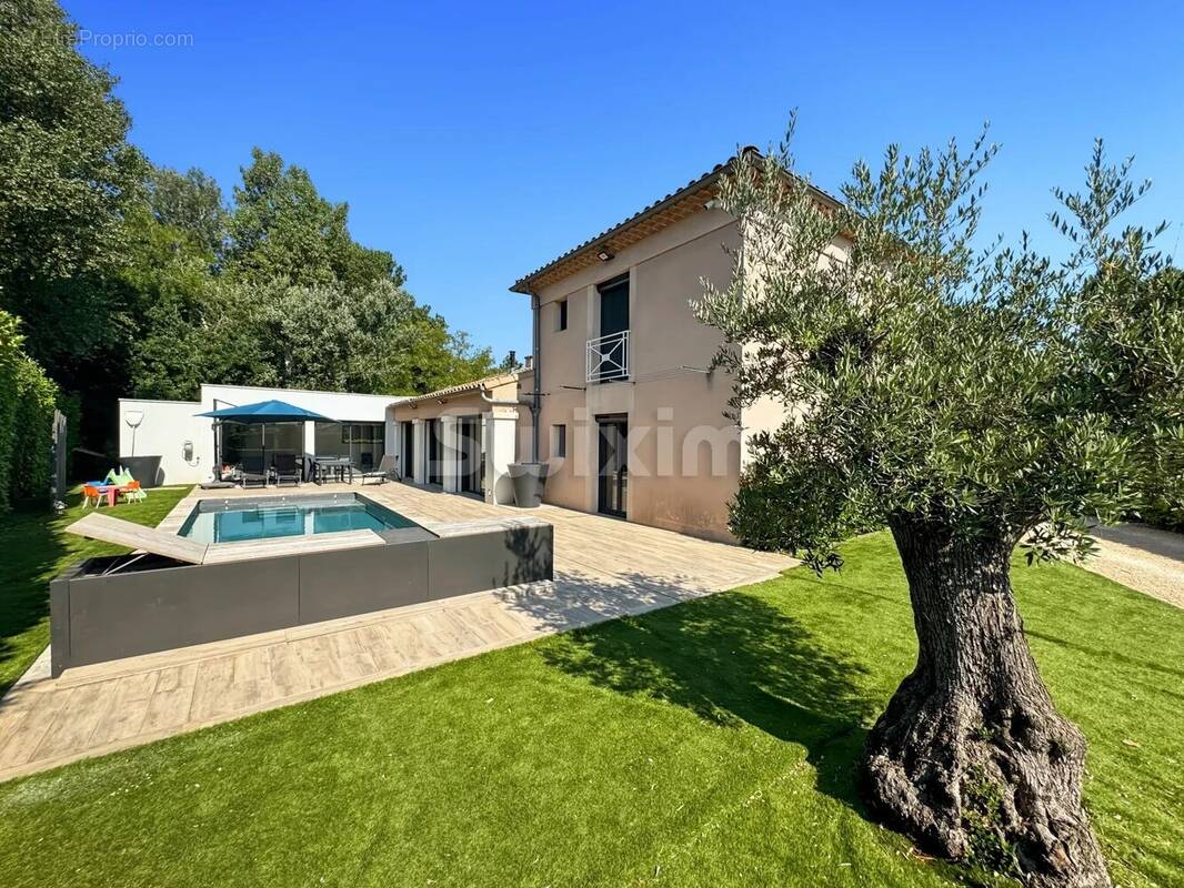 Maison à MONTBOUCHER-SUR-JABRON