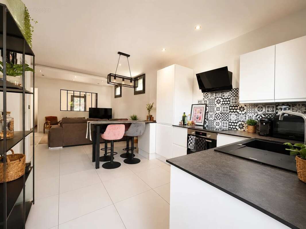 Appartement t3 rénové à puget-sur-argens - photo 3