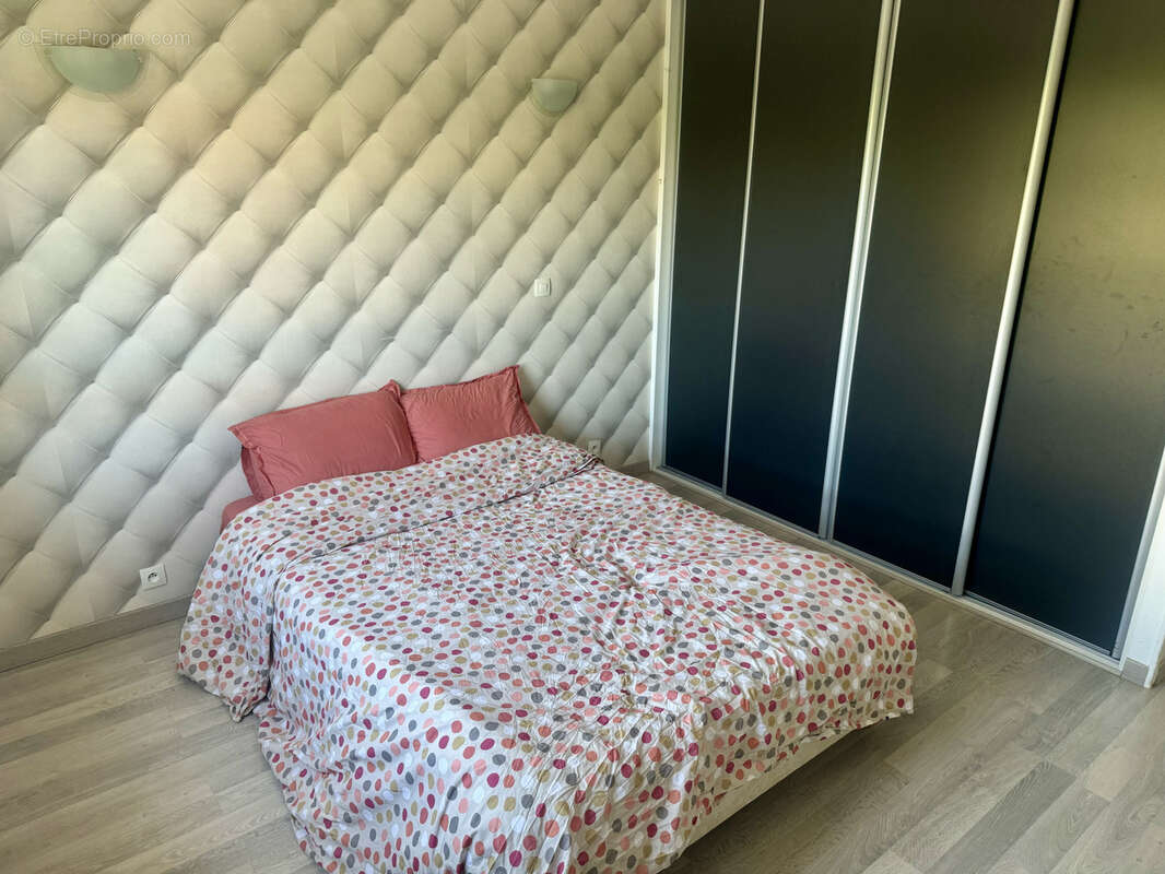 Appartement à SARTROUVILLE