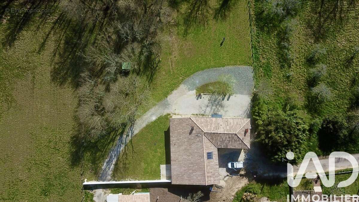 Photo 3 - Maison à MONTENDRE