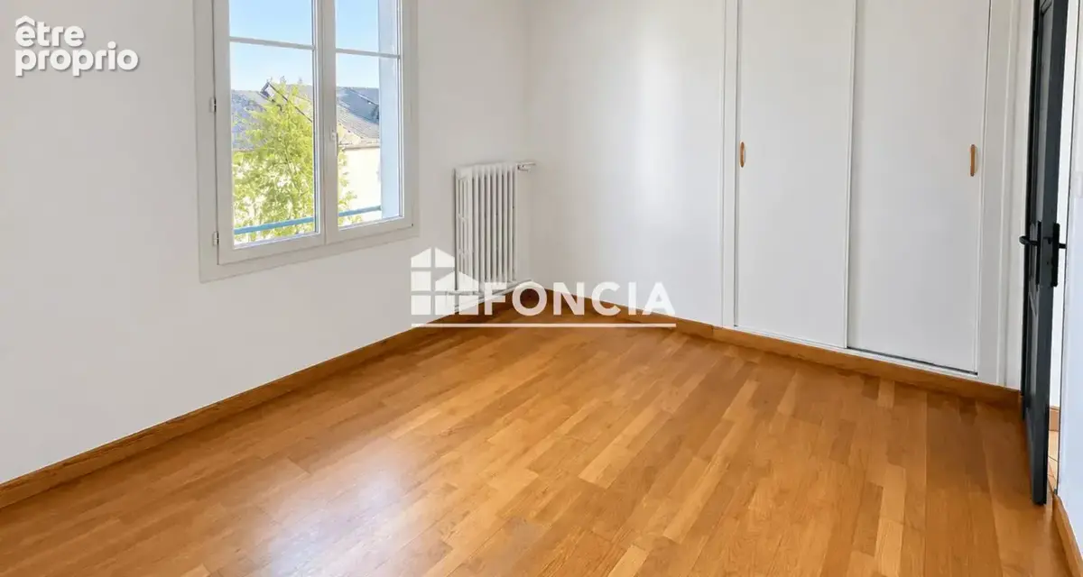 Tours – t4 de 74 m² vendu loué – 3 chambres, balcon, cave et parking - photo 5