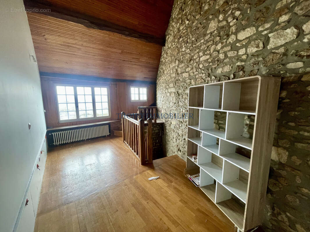 Maison à THOIRY