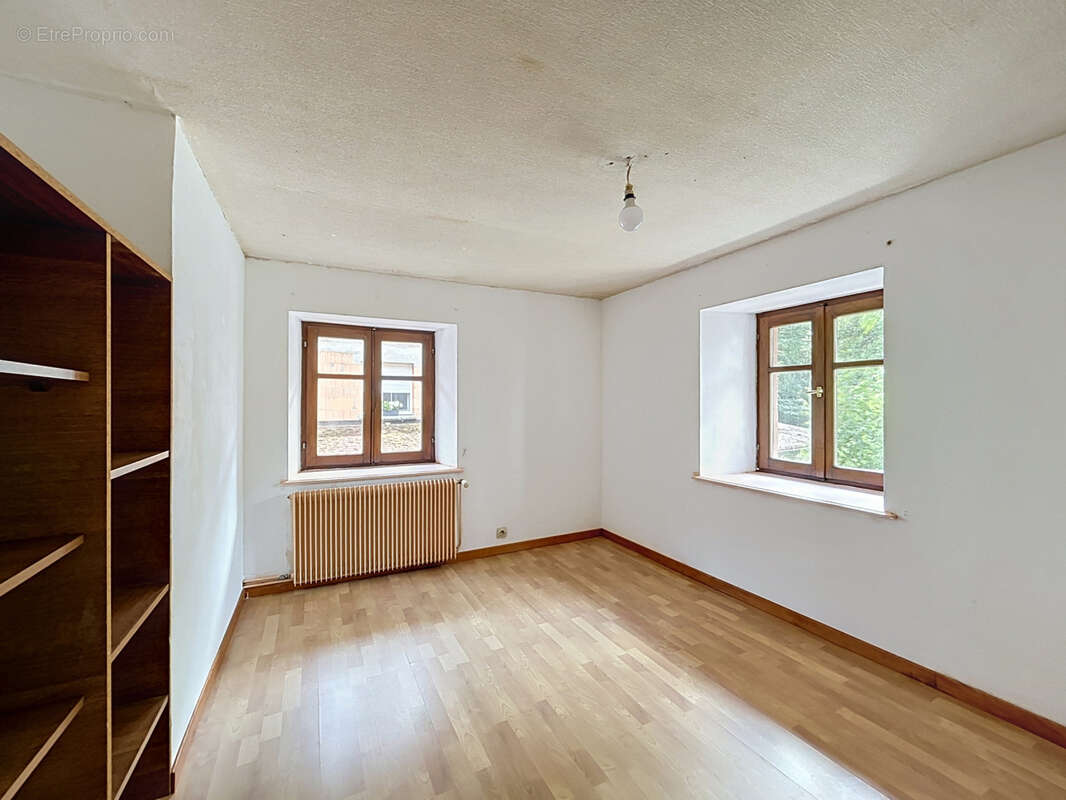 Bâtiment de 600 m2 et 25,44 ares - photo 5
