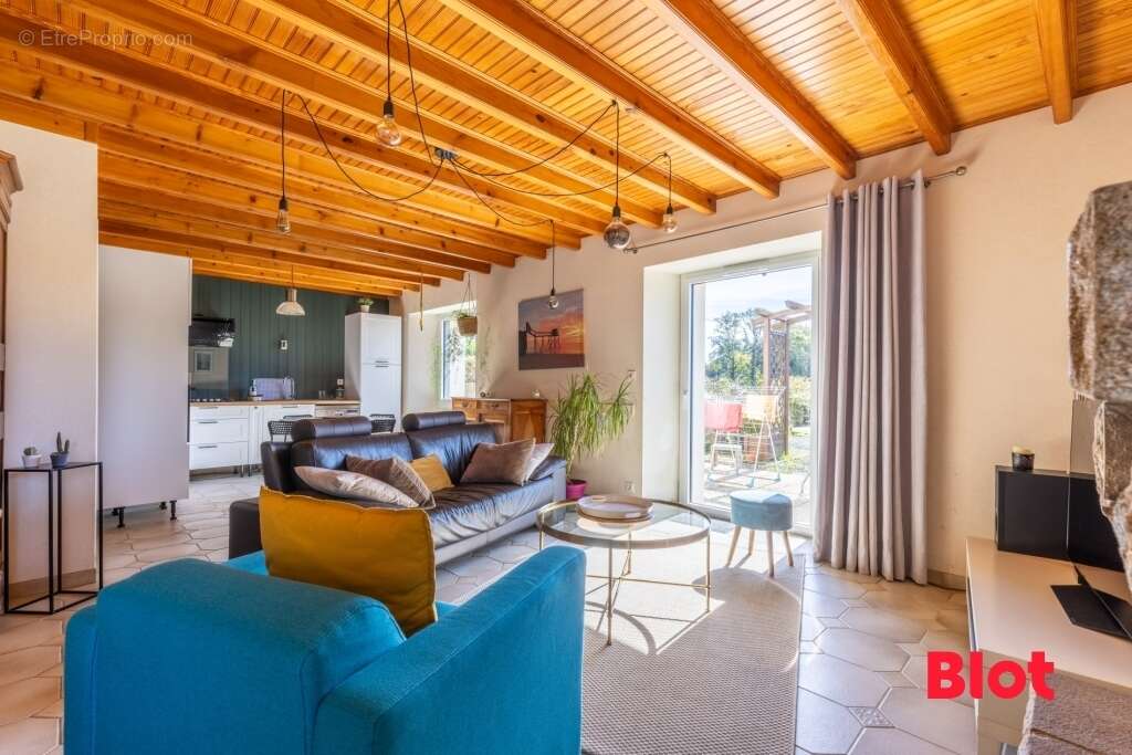 Maison à SAINT-MEDARD-SUR-ILLE