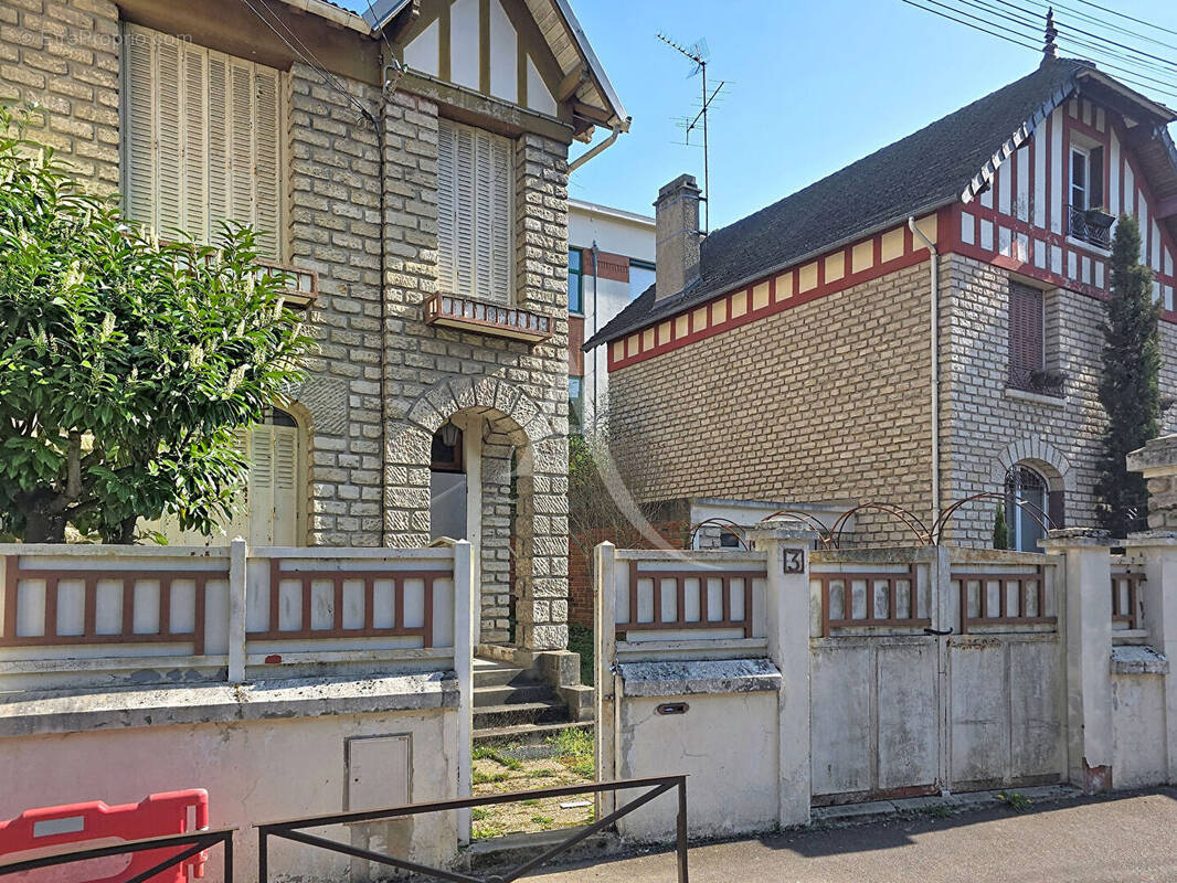 Maison à MANTES-LA-JOLIE