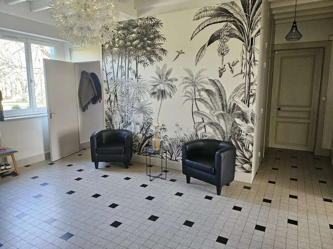 Maison à MONTROND-LES-BAINS