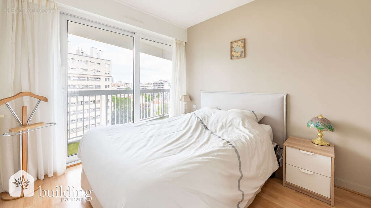 Appartement à COURBEVOIE