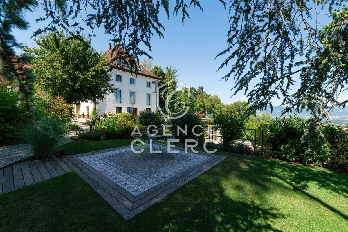 Maison à PERS-JUSSY