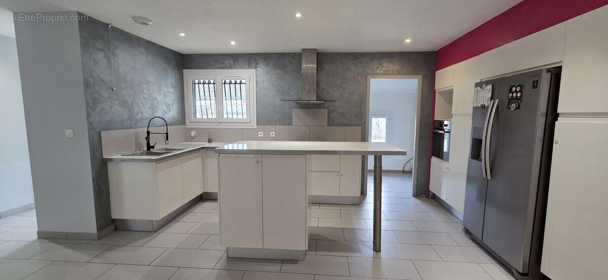 Maison à SAINT-CAPRAIS-DE-BORDEAUX