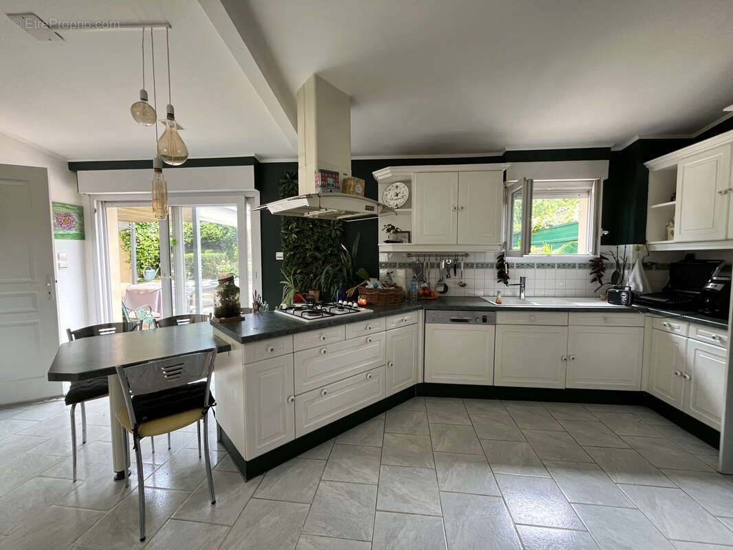 Maison de 153m2 avec extérieur et garage basse ville d'Auch - photo 2