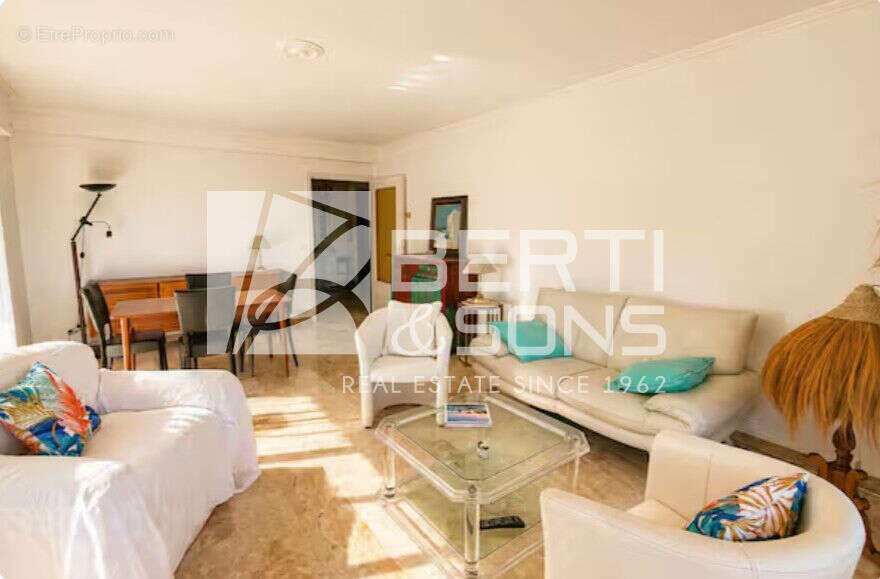 Appartement à MANDELIEU-LA-NAPOULE