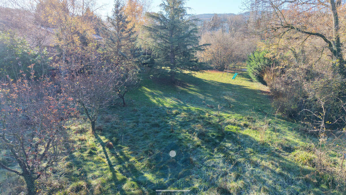 Terrain à SAINT-JULIEN-DE-COPPEL