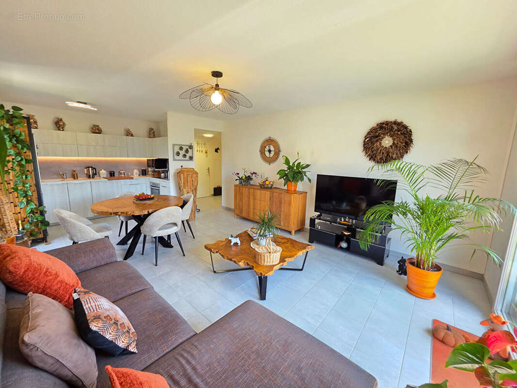 Super et rare Appartement 4 pièces CARROS LES PLANS - photo 9