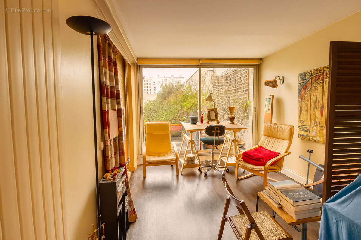 Appartement à PARIS-14E