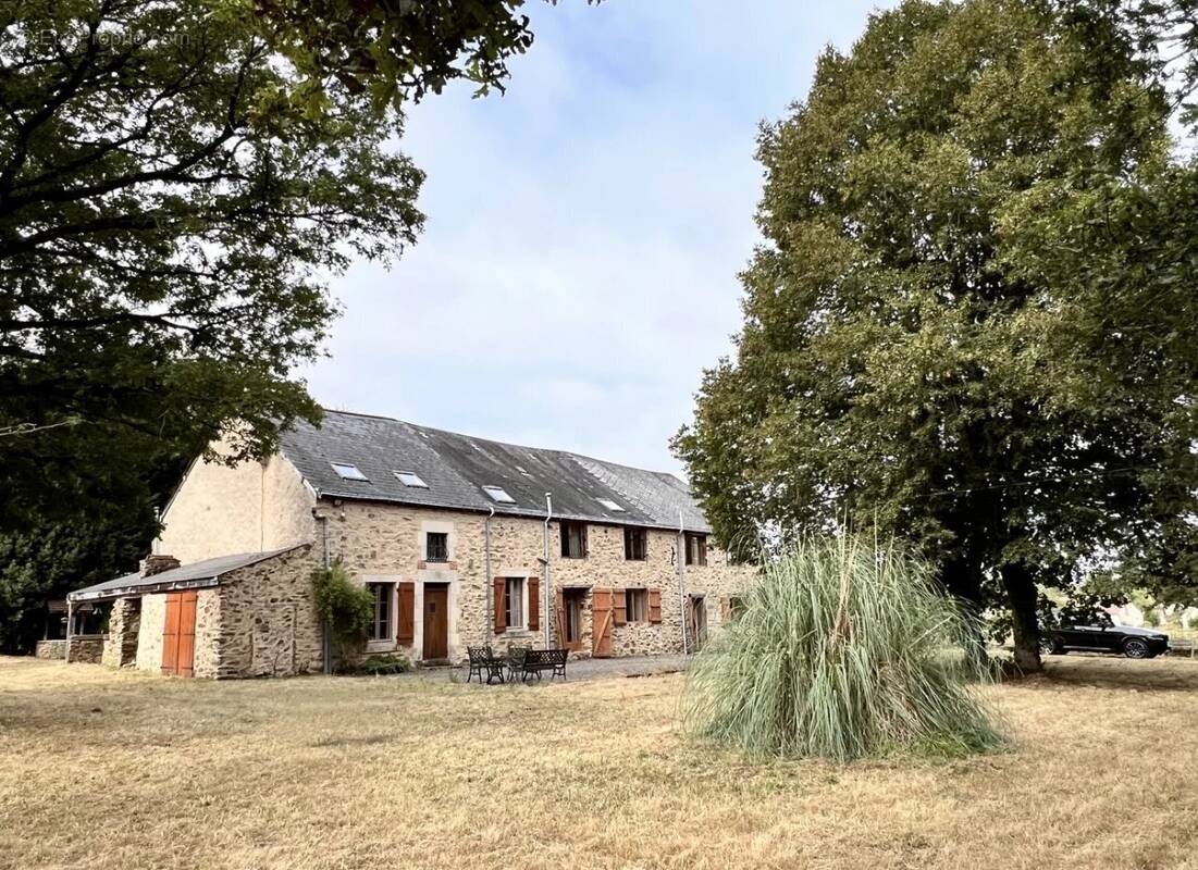 Maison à PARNAC
