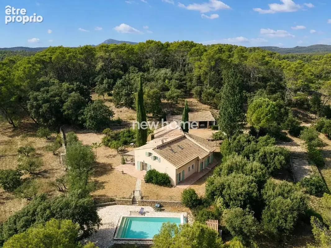 Carcès – Propriété d’exception de 300 m² avec piscine, vue panoramique et 3,5 hectares - photo 3