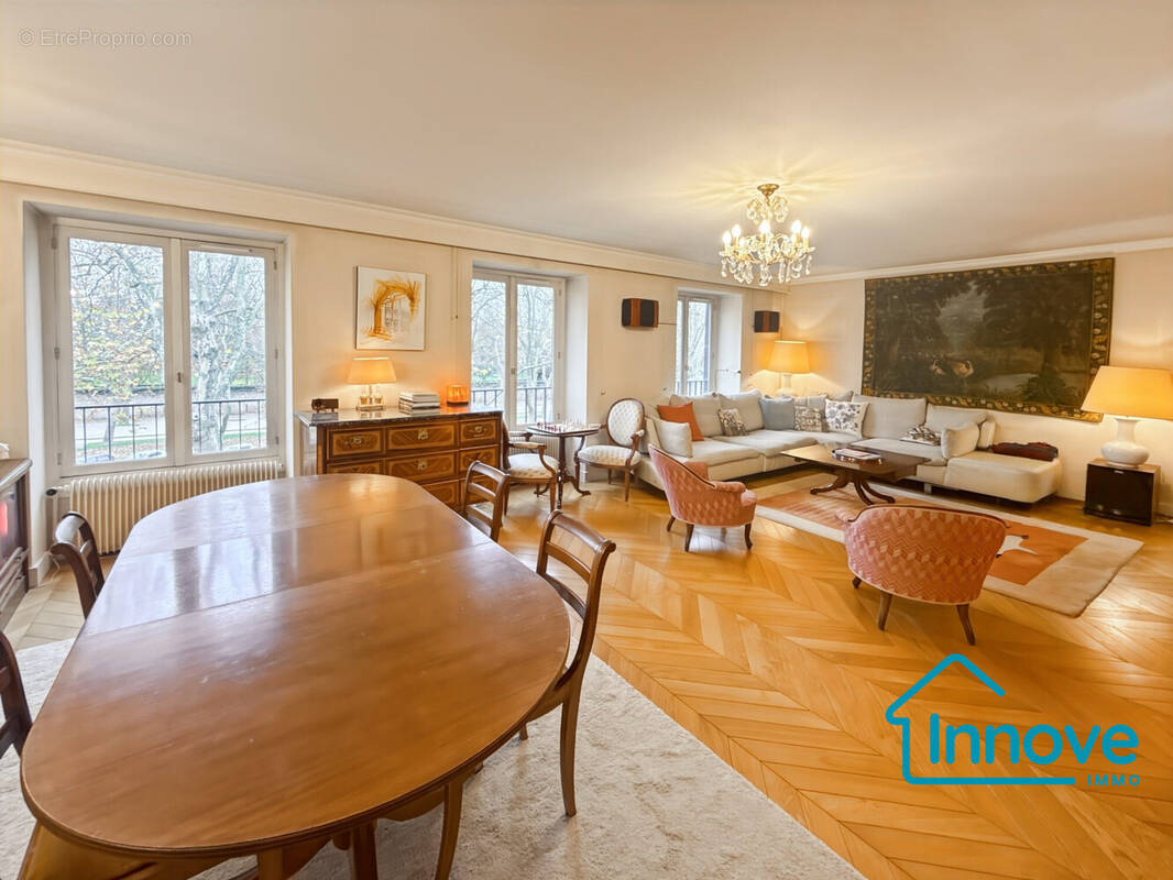 Appartement à VERSAILLES