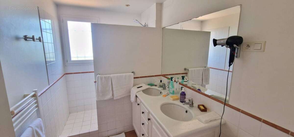 Autre à ROQUEBRUNE-SUR-ARGENS