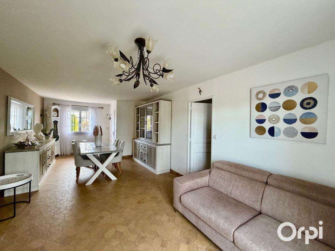 Maison à OYE-PLAGE