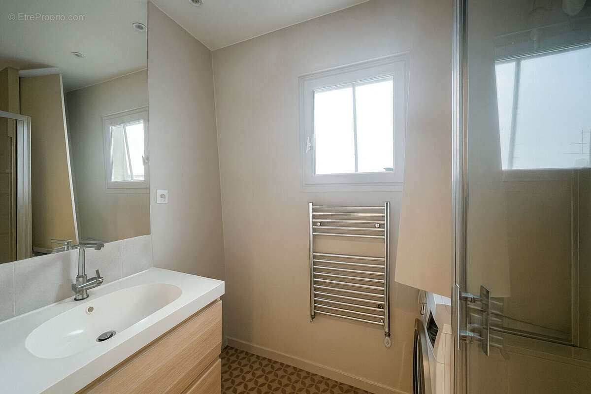 Appartement à PARIS-11E