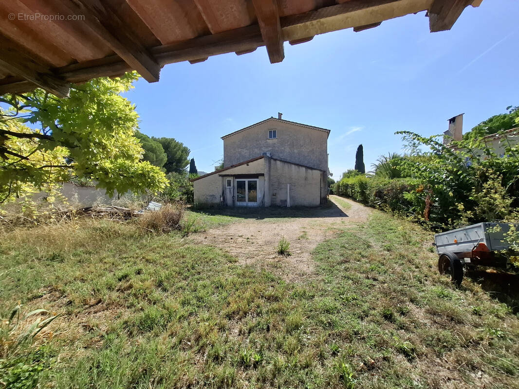 Maison à SAINT-CYR-SUR-MER