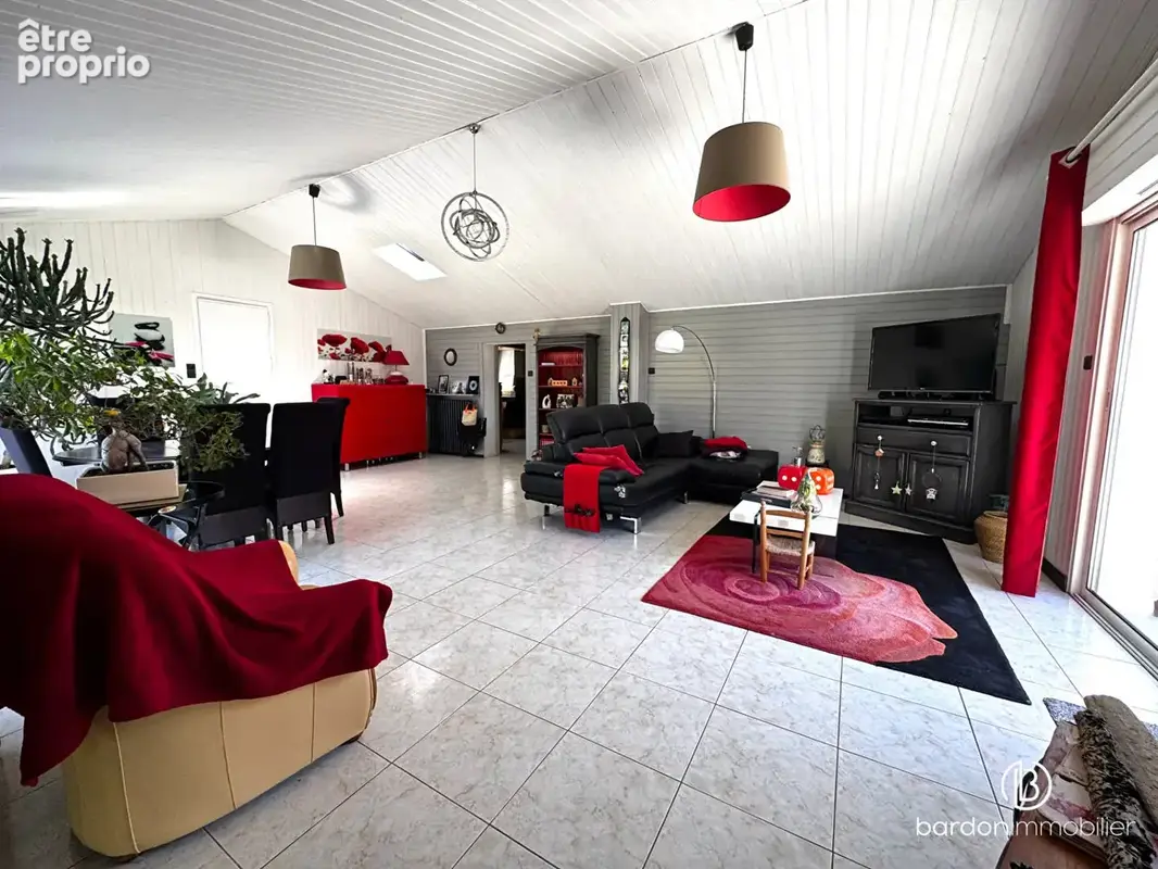 Maison 11 pièces -  208 m² - À seulement 1km des commodités de Challans - photo 7