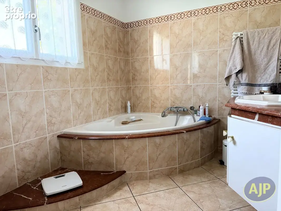 Exclusivité  st herblain bourg vaste maison 4 ch + bureau - photo 12