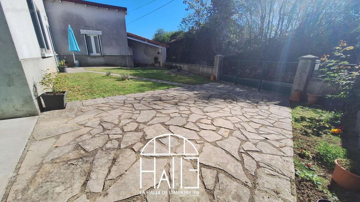 Maison à CHASSENON