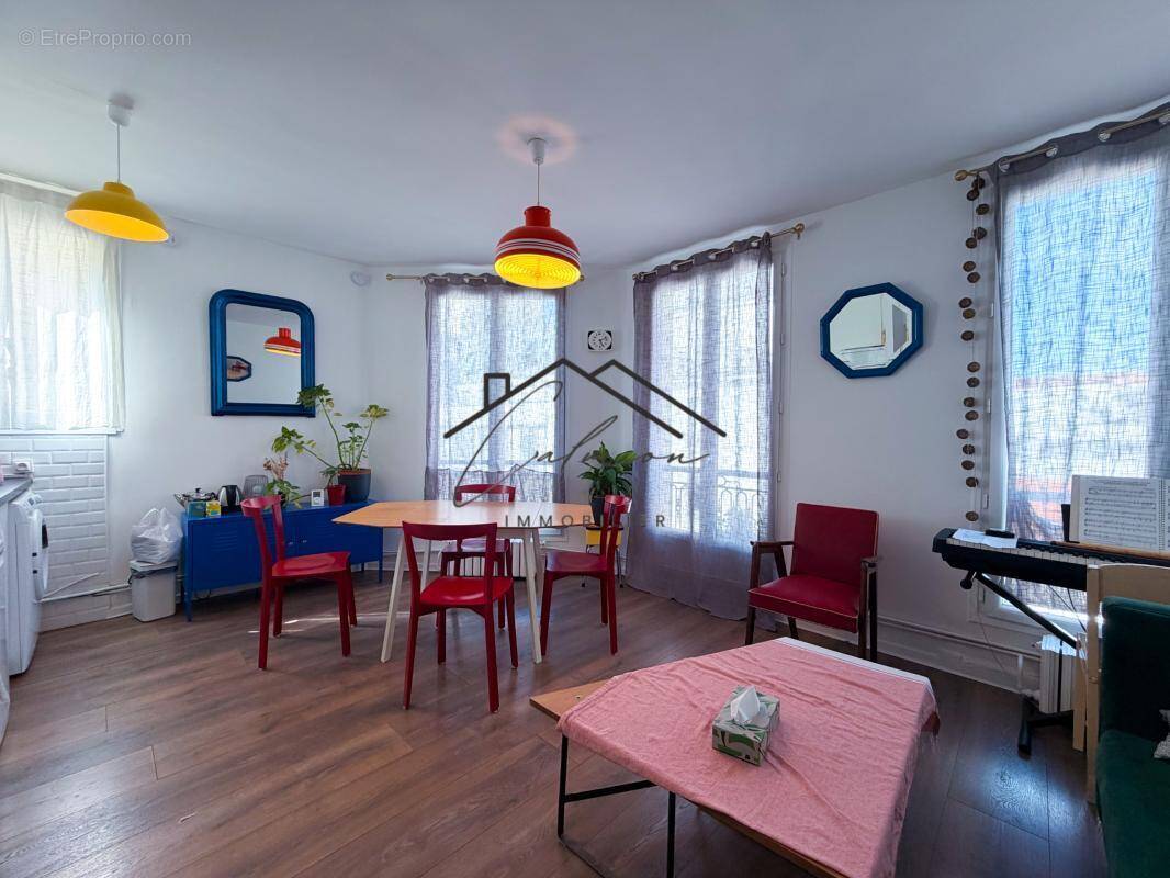 Appartement à PARIS-19E