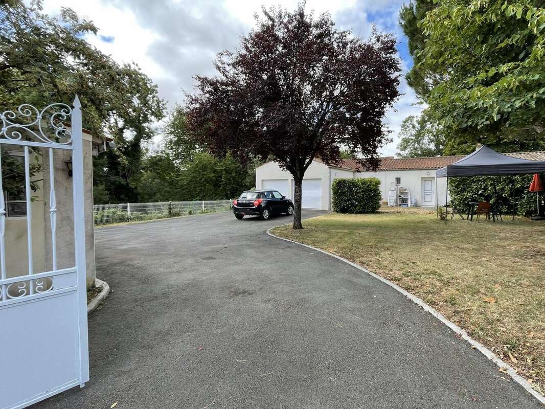 Photo 5 - Commerce à CABARIOT