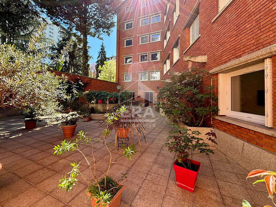 Appartement à LEVALLOIS-PERRET