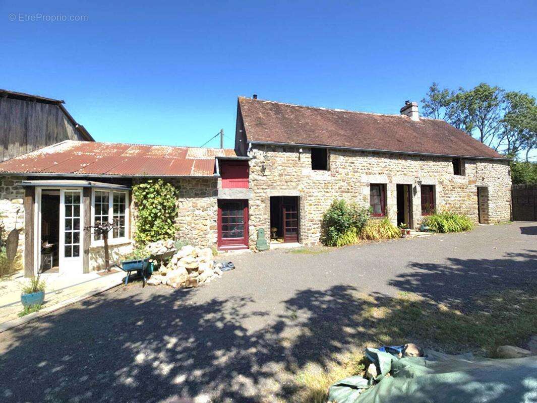 Maison à LA LANDE-DE-GOULT