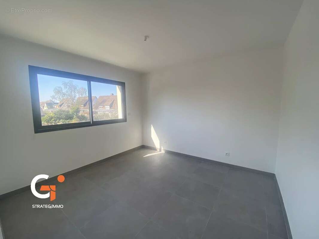 Maison à SAINT-ETIENNE-DU-ROUVRAY