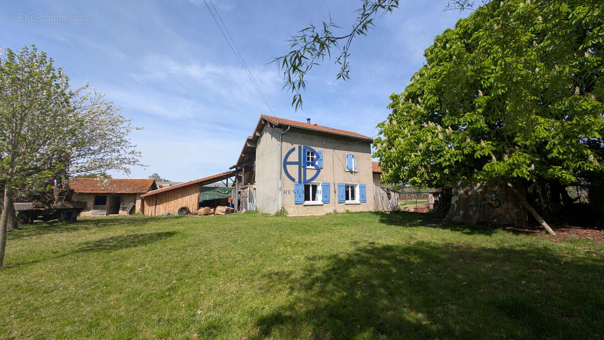 Maison à SAINT-CLAIR-SUR-GALAURE