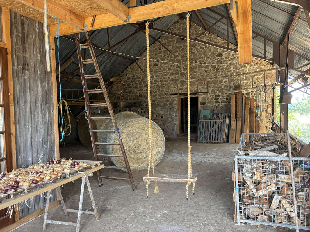 Cérilly - Charmante petite ferme avec une grande grange, située sur un terrain d'environ 1 hectare à proximité - photo 33
