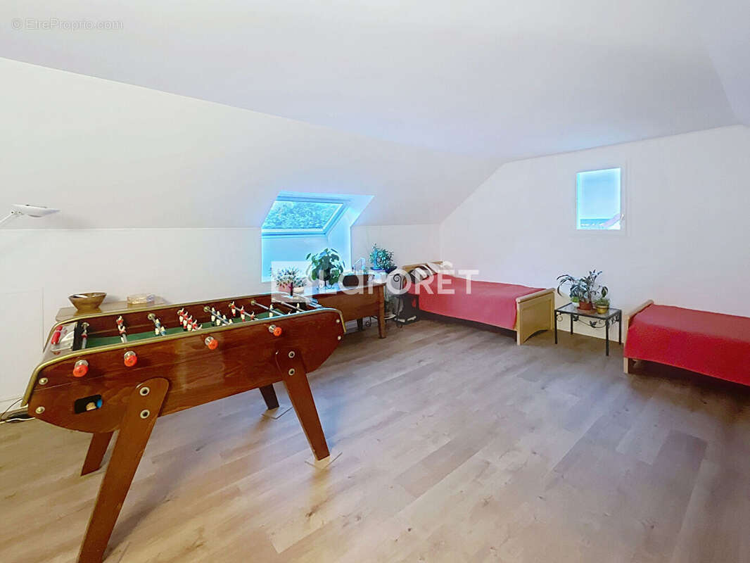 Maison à MORAINVILLIERS