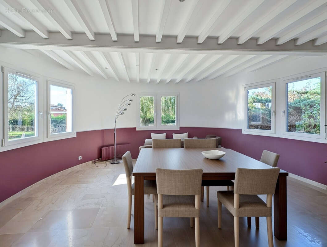 Maison 200 m² à Messimy-Sur-Saone  - photo 7