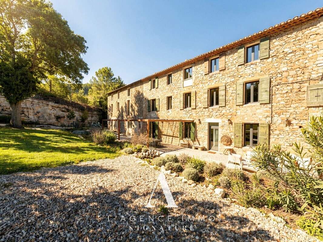 Maison à FONTAINE-DE-VAUCLUSE