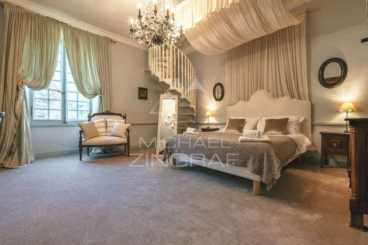 Maison à MAUZENS-ET-MIREMONT