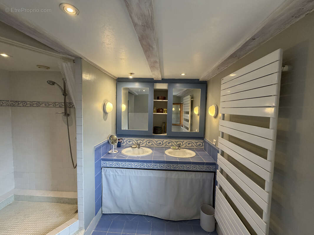 Maison à SAINT-QUENTIN-LA-POTERIE