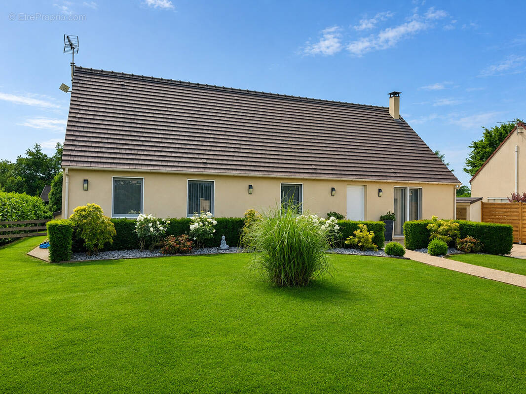 Maison à LA HOUSSOYE