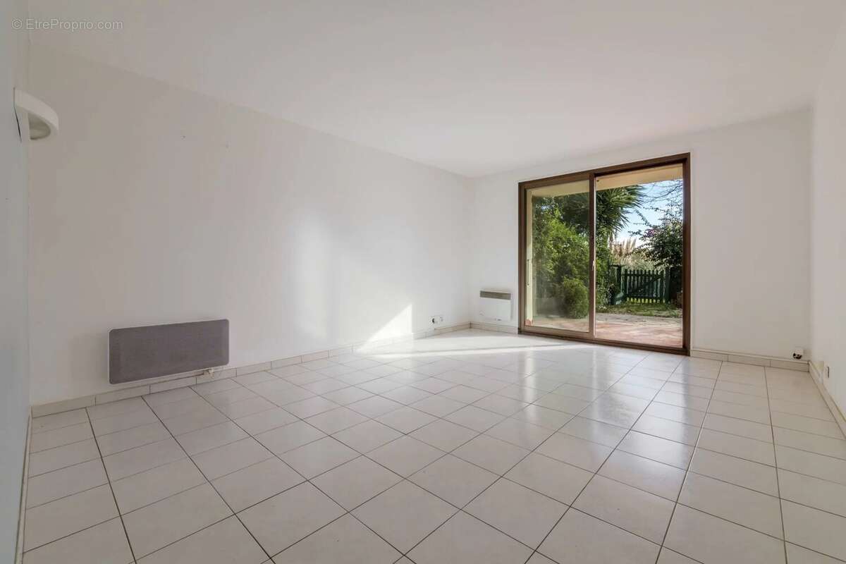 Appartement à VILLENEUVE-LOUBET