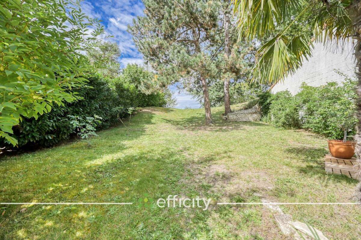 Maison à NEAUPHLE-LE-CHATEAU