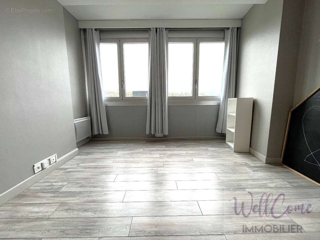 Commerce à AIX-LES-BAINS