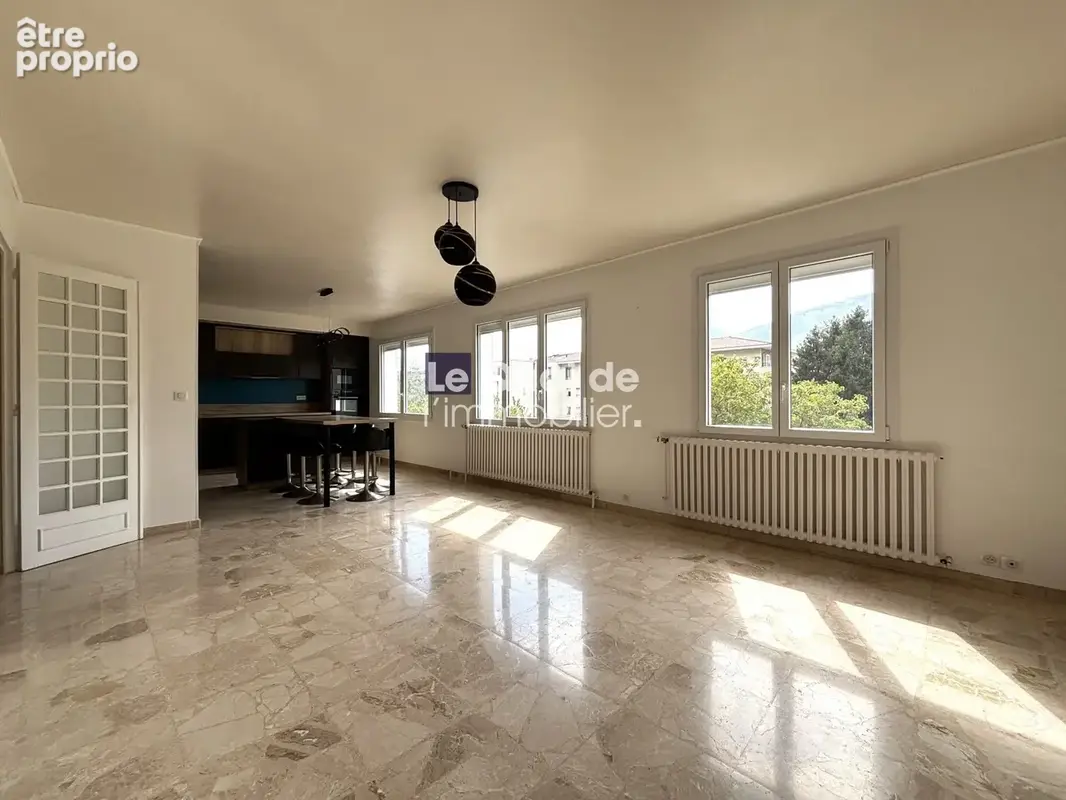 Maison 7 pièces 221 m² à vendre à Saint-Egreve (38120) - photo 3