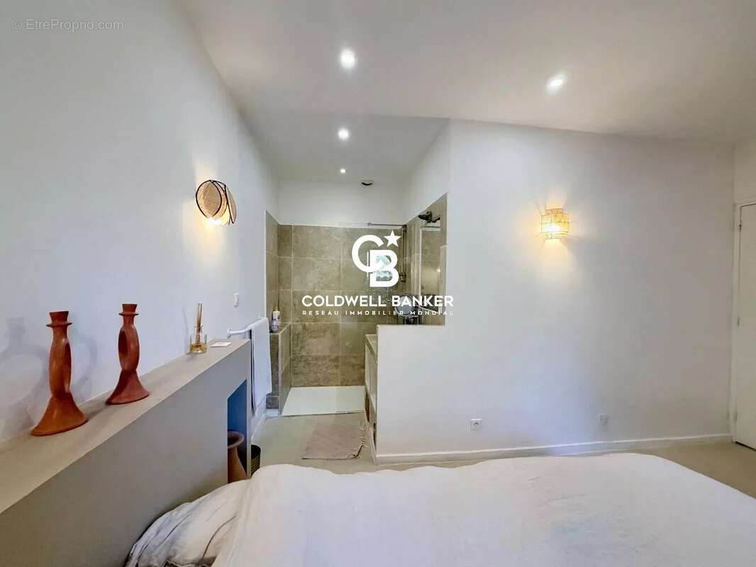 Mas provençal rénové avec piscine privée à Gassin - photo 9