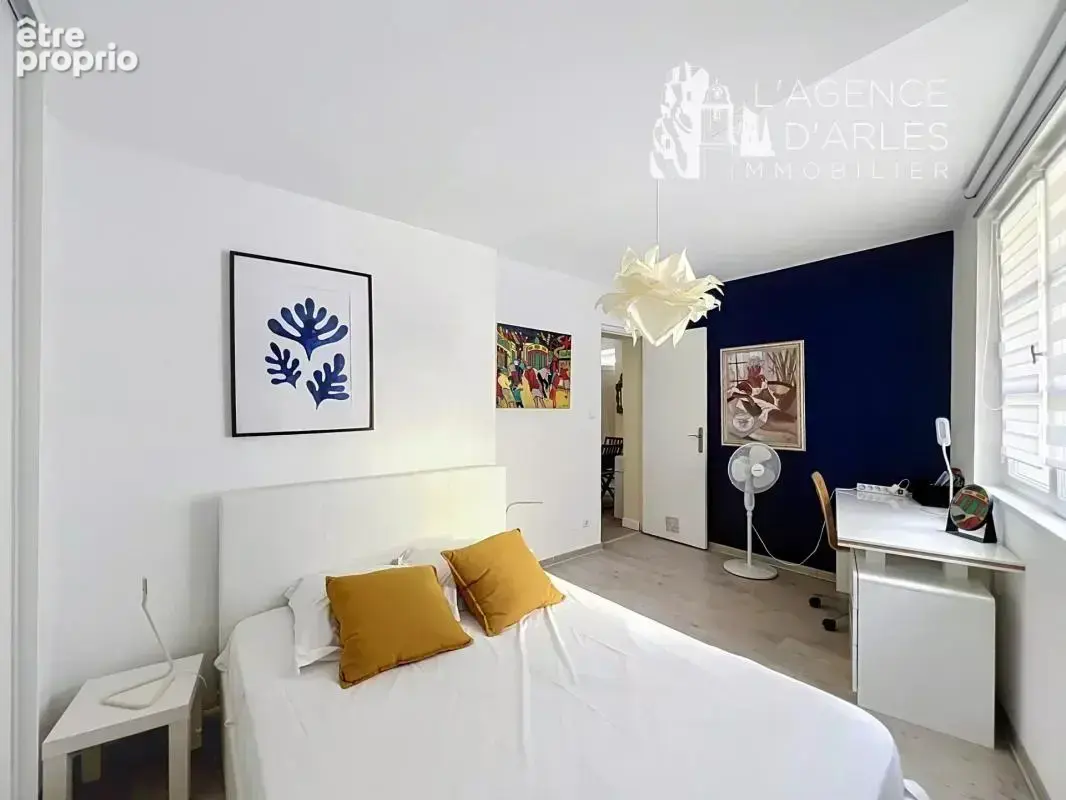Appartement avec 2 chambres Place du Forum au cœur du centre historique d’Arles - photo 3