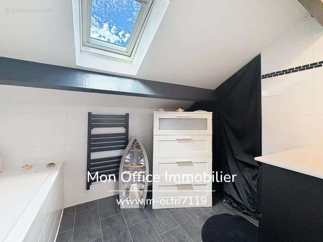 Référence : 7119-les. - maison de ville rénovée avec jardin et cave proche centre & commerces à cavalaire sur mer - photo 13