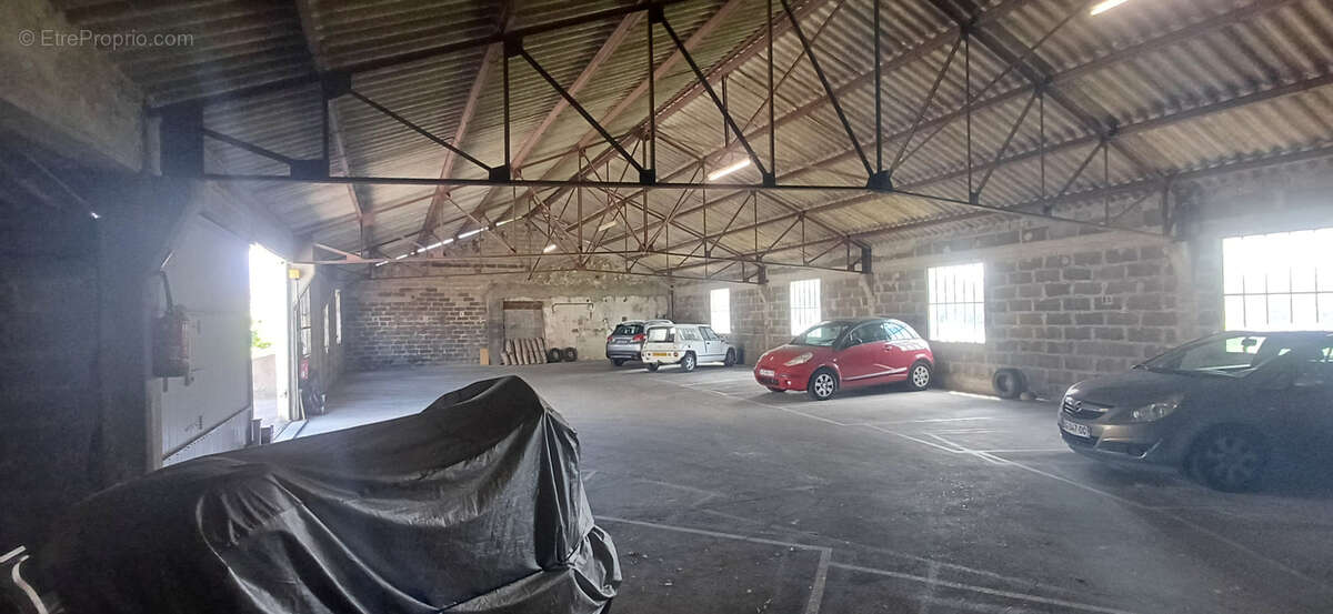 Parking à PIERRELATTE