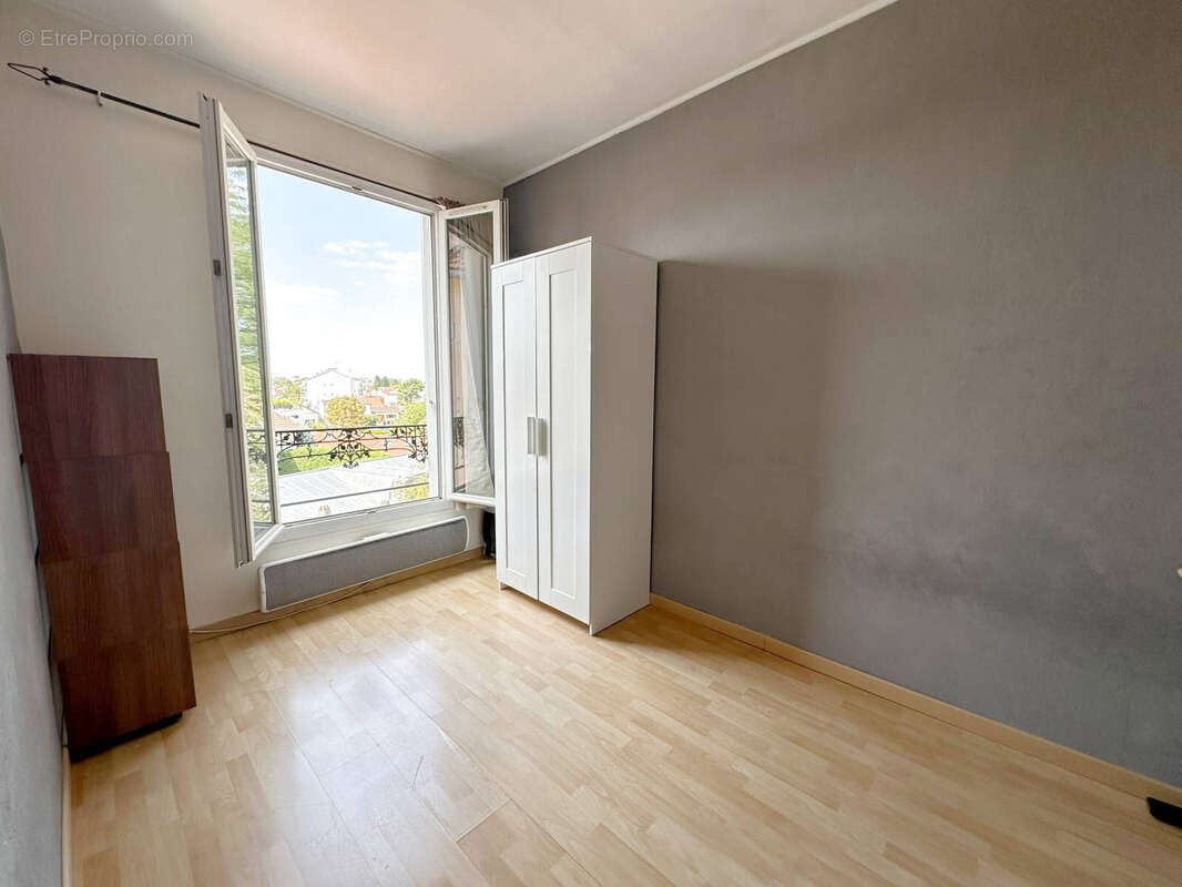 Appartement 3 pièces de 47.5 m2 - Place Adamville / Kennedy - photo 2